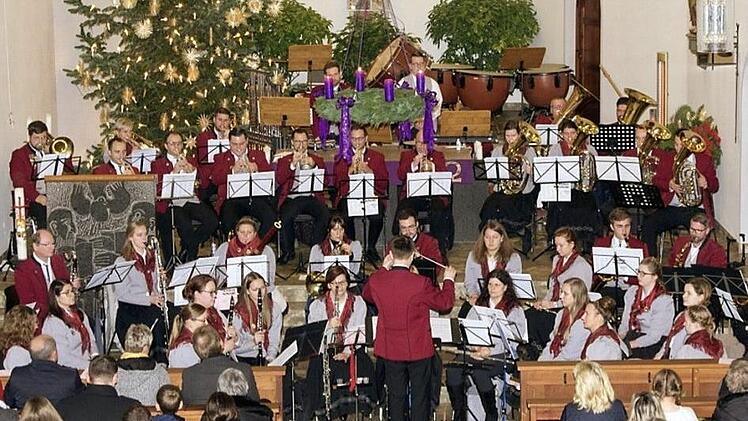 Das Symphonische Blasorchester Küps spielt am kommenden Sonntag sein traditionelles Adventskonzert in der St.-Marien-Kirche in Johannisthal. Mit dabei: das Bläser-Ensemble "Brassd scho". Foto: privat