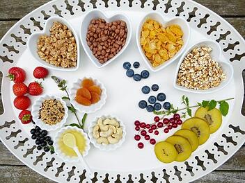 Müsli, Trockenfrüchte und vieles mehr - die 15 Super-Food-Produkte des Unternehmers Jochen Schweizer sind nun unter der gleichnamigen Marke bei Edeka erhältlich. Symbolbild: silviarita/pixabay.com