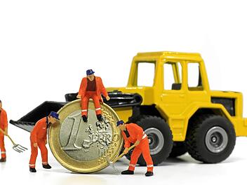 Seit dem Krieg wurde das Bauen noch teurer, zusätzlich haben Kommunen Mehrausgaben bei Gas, Sprit und Strom.