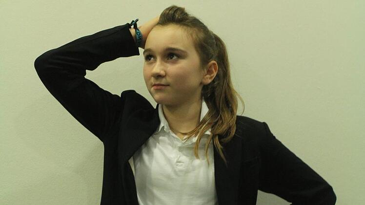 "Mini-Falco" Paula sollte vor allem die Exzentrik des österreichischen Popstars vermitteln. Foto: Antonia Wild