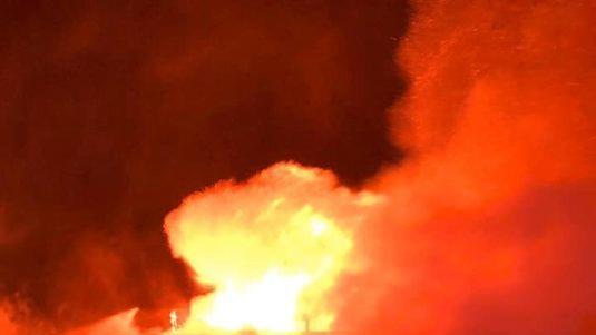 Rund 140 Feuerwehrleute kämpften in der Nacht auf Mittwoch gegen ein Brand-Inferno im mittelfränkischen Happurg. Foto: Feuerwehr Hersbruck