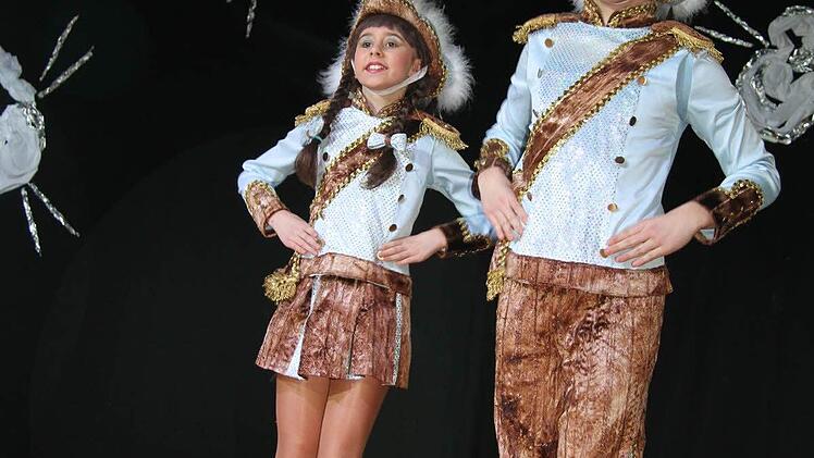 Das Tanzpaar Anton Gomer und Hannah Hendel begeisterte mit Akrobatik vom Feinsten.
