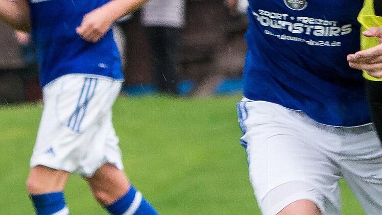 Alexander Wachter (rechts) machte mit dem 2:0 gegen den ATS den Sack zu. Foto: Archiv