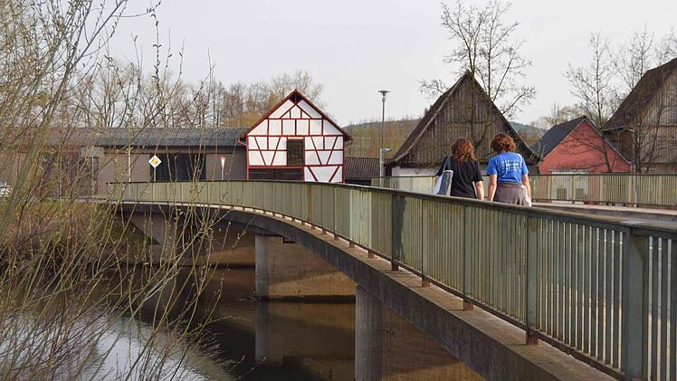 Die Rodachbrücke in Marktzeuln wird ab 30. April saniert und dafür die Ortsdurchfahrt gesperrt. Foto: Andreas Welz