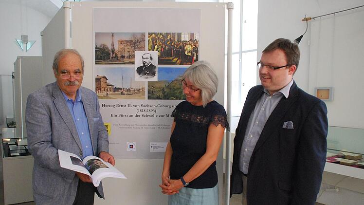 Beim Pressegespräch zur Ausstellung (von links): Professor Gert Melville, Birgit Hufbnagel vom Staatsarchiv und Historiker Christian Boseckert von der Historischen Gesellschaft.