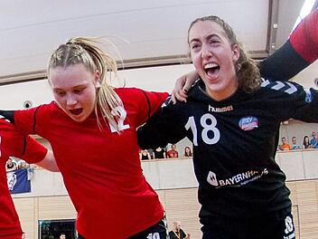 Cecilia Stierstorfer (re.) wechselte nach der Winterpause vom MTV Stadeln, wo sie kaum zum Einsatz kam, zum HC Forchheim, der die Ausfälle von gleich zwei Torhüterinnen zu verkraften hat. Foto: Archiv/Sportfoto Zink