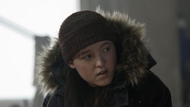 Ellie (Bella Ramsey) ist in der zweiten Staffel von "The Last of Us" in die Garage gezogen. Von ihrem Ziehvater hat sie sich ein St&uuml;ck weit entfremdet.