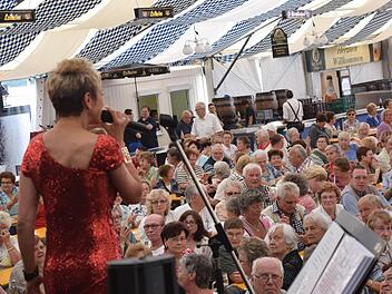 Die Band Fernando Express mit Frontfrau Heidi Schütz sprang für das Duo Kathrin und Peter ein. Foto: Daniela Pondelicek