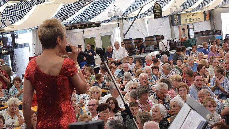 Die Band Fernando Express mit Frontfrau Heidi Schütz sprang für das Duo Kathrin und Peter ein. Foto: Daniela Pondelicek