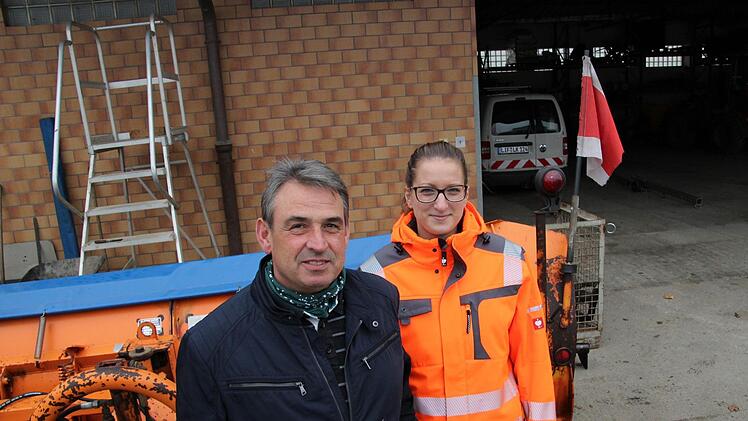 Franz Winkler und Carina Walter vom Kreisbauhof in Bad Staffelstein. Die Vorbesprechung zum Wintereinsatz fand schon Ende Oktober statt.