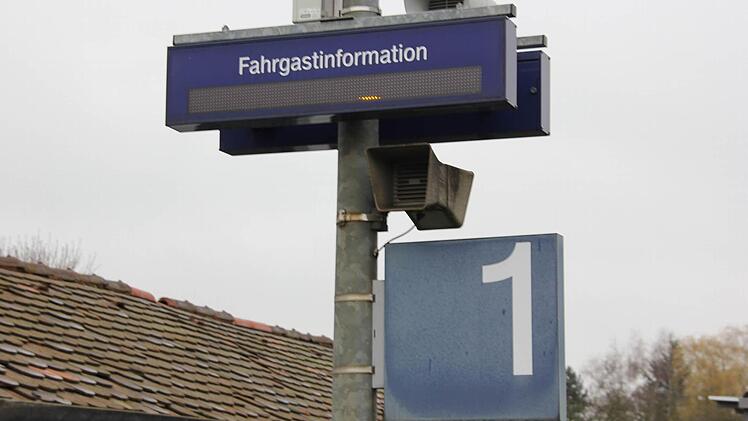 An der Fahrgastinformation wird keine Zeit angezeigt. (Foto: Friedwald Schedel)