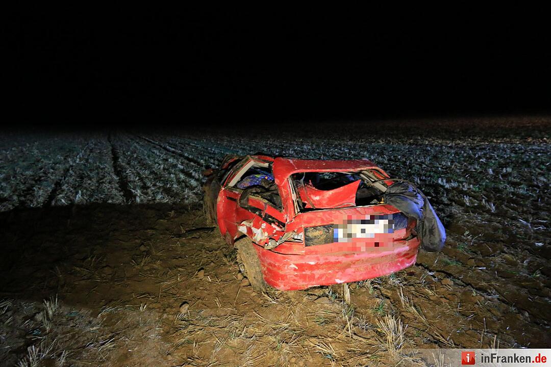 Opel überschlägt sich bei Königsfeld