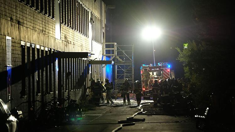 Bei einem Brand in Fürth sind Menschen verletzt worden. Foto: News5/Grundmann