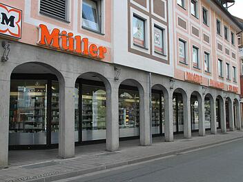 Der Drogeriemarkt Müller verlässt die Innenstadt. Das Unternehmen hat den Mietvertrag für das Filialgebäude in der Webergasse gekündigt. Foto: Alexander Hartmann