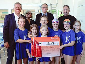 Schwimmwette im Bambados: Sch&uuml;ler &uuml;bertreffen alle Erwartungen