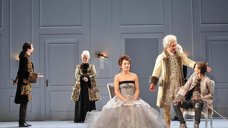Szene aus dem "Rosenkavalier" am Landestheater Coburg.Foto: Andrea Kremper