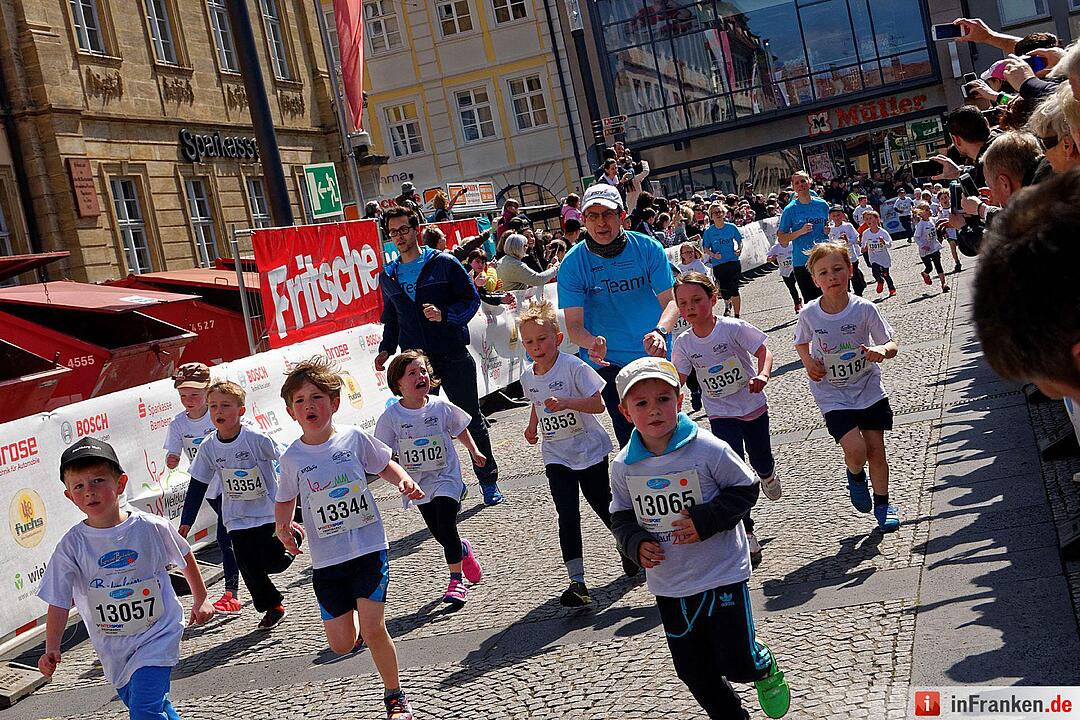 Weltkulturerbelauf 2017 in Bamberg: Der Zieleinlauf am Maxplatz