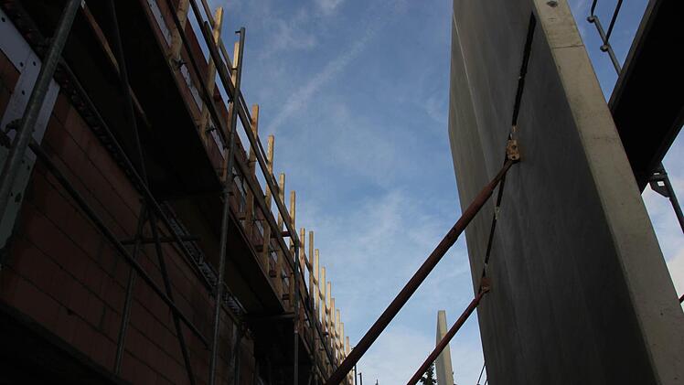 In diesem Bereich auf der Rückseite wird einmal der zweite Ausgang verlaufen. Foto: Marco Meißner