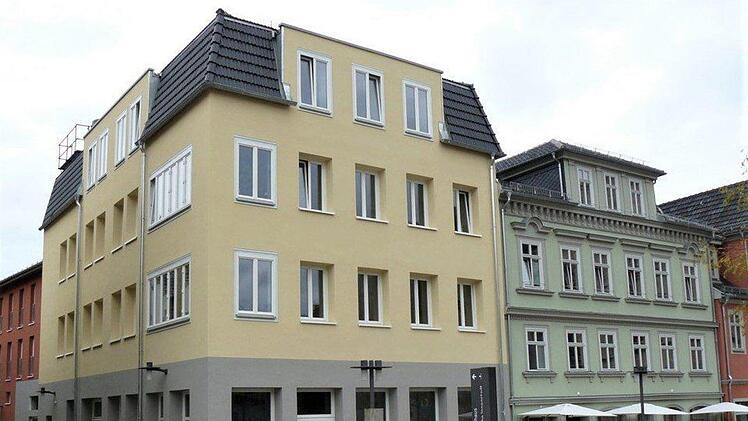 Der Neubau Albertsplatz 4 ist einigen Coburgern zu schlicht geraten. Foto: Werner Weiss