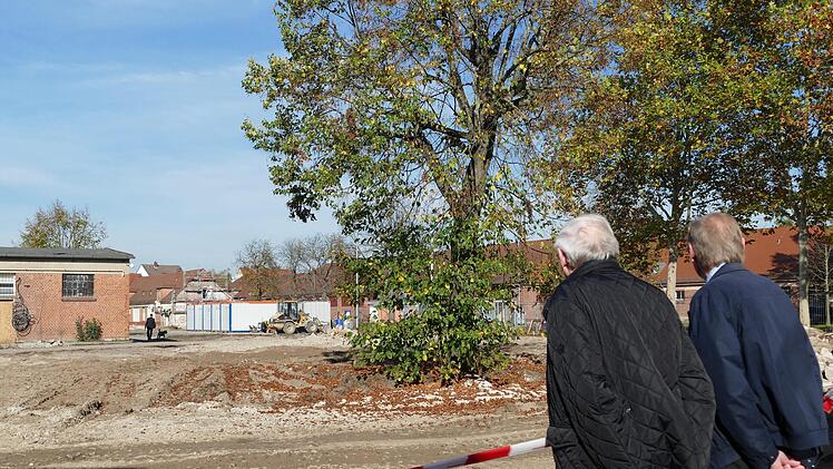 Das Gelände der früheren Lagarde-Kaserne in Bamberg wird neu gestaltet, Besucher konnten sich ein Bild machen.  Foto: mkh