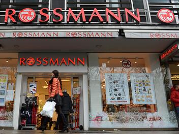 Wein aus der Pappflasche? Rossmann startet ungewöhnliches Angebot