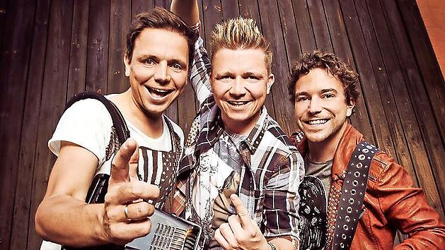 Die Br&uuml;der Markus, Tobias und Philipp Thomann, alias &bdquo;Dorfrocker&ldquo;, gastieren im September auf dem Brauhausplatz in Gem&uuml;nda. Der Vorverkauf l&auml;uft bereits.