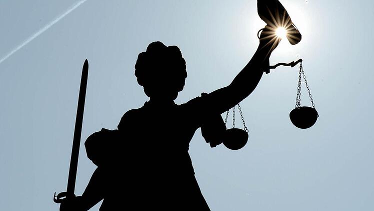 Justitia ist die Personifikation der Gerechtigkeit. Diese wird auch bei dem Prozess erwartet. Foto: Archiv/dpa