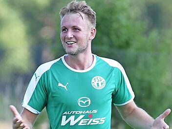 Mit zehn Treffern ist Louis Engelbrecht aktuell bester Neudrossenfelder Torschütze. Kann er sein Trefferkonto gegen das Schlusslicht aufbessern?  Foto: Peter Mularczyk