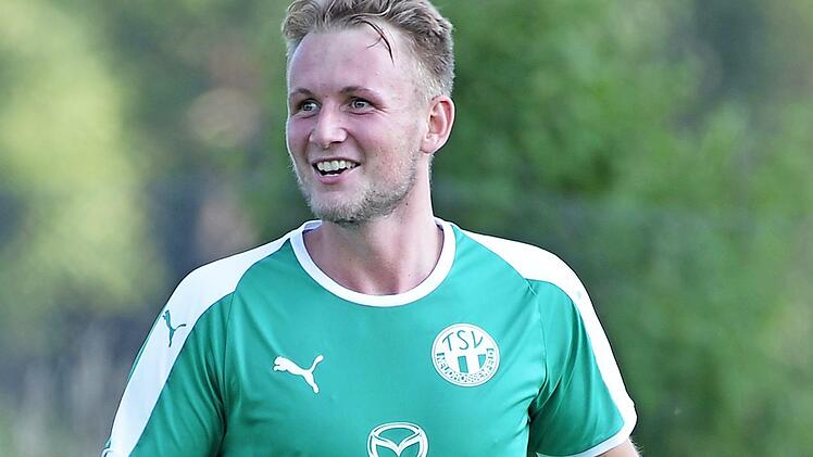 Mit zehn Treffern ist Louis Engelbrecht aktuell bester Neudrossenfelder Torschütze. Kann er sein Trefferkonto gegen das Schlusslicht aufbessern?  Foto: Peter Mularczyk