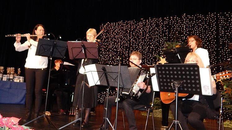 Zahlreiche Musikensembles bereicherten die Feier.Horst Wunner