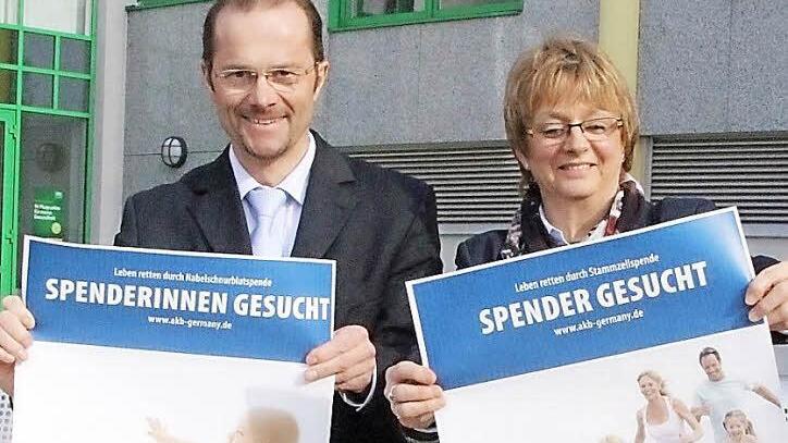 Klaus Weiß und Silvia Tauss haben selbst schon Knochenmark gespendet und rufen die Coburger dazu auf, sich bei einer der Aktionen der Lions Clubs typisieren zu lassen. Foto: Ulrike Nauer
