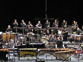 Martin Grubinger und das Percussive Planet Ensemble. Foto: Ahnert