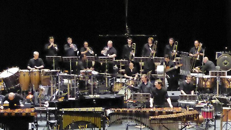 Martin Grubinger und das Percussive Planet Ensemble. Foto: Ahnert