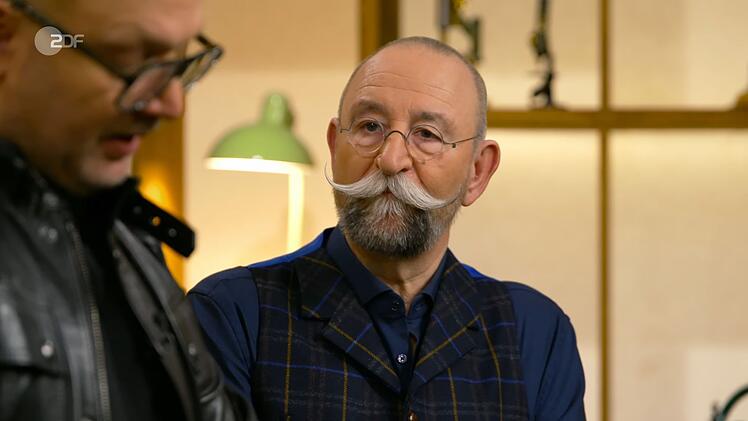 Zunächst gab's aber eine Charme-Offensive von Moderator Horst Lichter in Richtung seines Experten Sven Deutschmanek: "Du funktionierst ja auch wie eine Uhr - wie ein handaufgezogenes Meisterwerk!"