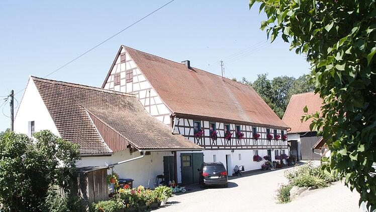 Josef Alt hat seinen Hof in eine Pferdepension umgewandelt.