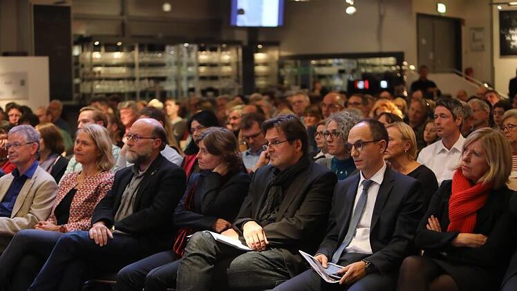 Podiumsdiskussion zum Gewerbepark Geisfelder Straße in der Brose-Arena. Foto: Barbara Herbst
