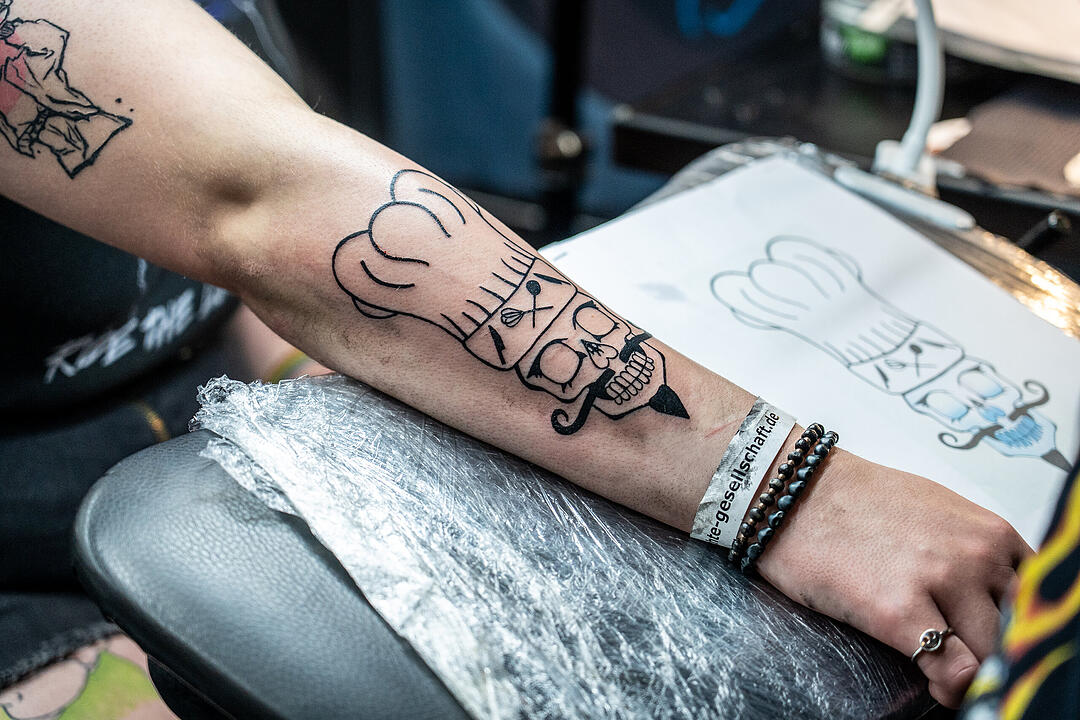 Mit vielen Top Tattookünstlern und Händlern.