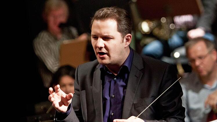 Dirigent und Moderator: Johannes KlumppFoto: Jochen Berger