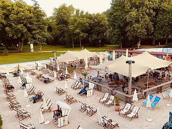 2000 Quadratmeter kleiner war der Stadtstrand in Bad Kissingen dieses Jahr, um einen besseren Überblick zu behalten.  Foto: Johannes Griebel