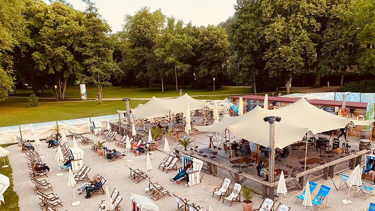 2000 Quadratmeter kleiner war der Stadtstrand in Bad Kissingen dieses Jahr, um einen besseren Überblick zu behalten.  Foto: Johannes Griebel