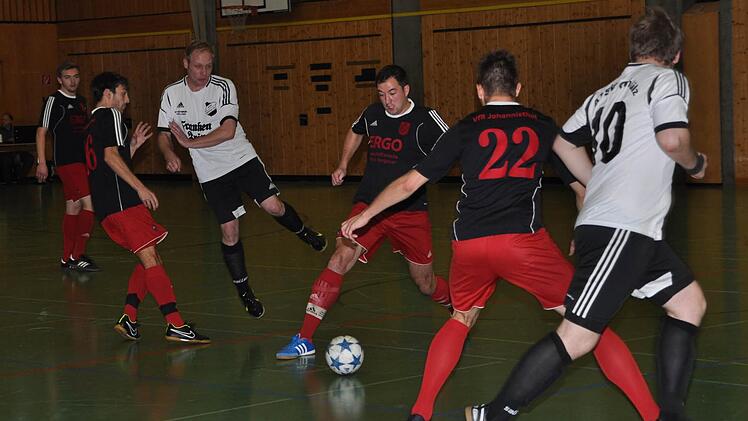 Der VfR Johannisthal zeigte sich in der Gruppe 2 vor allem in seinen ersten drei Begegnungen sehr spielfreudig und besiegte unter anderem den ATSV Gehülz deutlich mit 6:0. Foto: Herbert Kalb