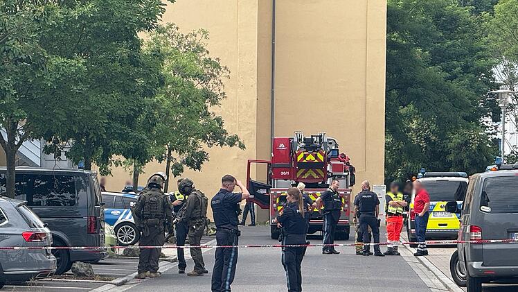 SEK-Einsatz in Bamberg: Mann zieht Messer und verschanzt sich in Wohnung