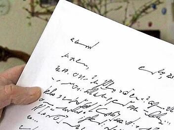 Korrespondenz per Stenografie: Dieter Burkert, Philologe, Theologe und in Fachkreisen bekannter Kurzschrift-Theoretiker, wuchs in Coburg auf und lebt heute in Dortmund. Seine Briefe verfasst er in Kurzschrift.