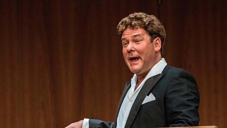 Mit einem Liederabend gastierte der international erfolgreiche Altus Matthias Rexroth bei der Coburger Gesellschaft der Musikfreunde.Jochen Berger