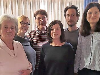 Der neue Vorstand des Gartenbauvereins Steinwiesen (von links): die alte und neue Vorsitzende Ingeborg Wich-Reif, Beisitzerin Claudia Wessel (neu), stellvertretende Vorsitzende Manuela Bienlein, Beisitzerin Kristina Beierlorzer (neu), Kassierer Thorsten Wich (neu) und Schriftführerin Tanja Michel