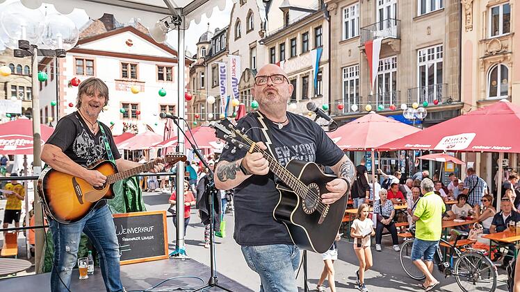 Dirty & Harry auf dem Bad Kissinger Marktplatz.