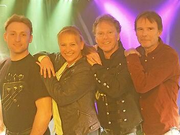 Rokomana rocken zugunsten des Kindergartens Westheim auf der Trimburg.  Foto: Simone Schmitt