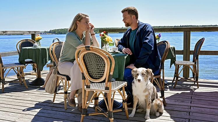 Der Psychologe Paul Winter (Christoph Schechinger) und seine alte Liebe Hanna (Christina Athenstädt) sehen sich nach 20 Jahren an der Müritz wieder.