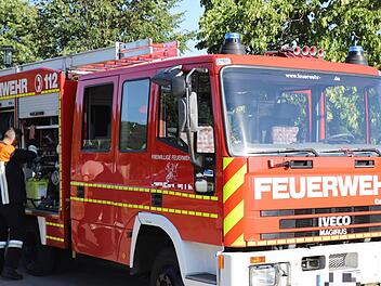Als in Kulmbach Rauch aus einem Fenster drang und ein Kind schrie, fackelte ein Feuerwehrmann nicht lange und trat die Tür ein, um das Kind zu retten. Symbolfoto: News5/Fechner