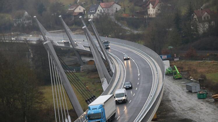 Die Umgehung Untersteinach ist für den Verkehr freigegeben. Foto:  Jürgen Gärtner